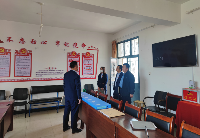 筑起安全墙 照亮乡村路——15vip太阳集团官网鼎力支持包抓共建村社文明创建工作(图9)